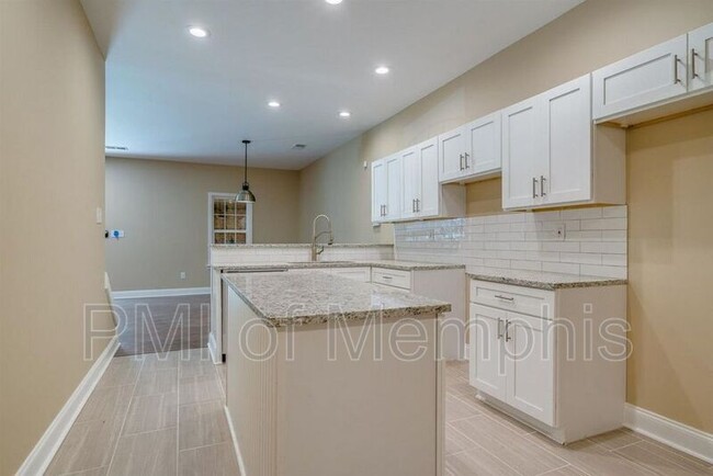 Foto del edificio - 680 N Manassas St