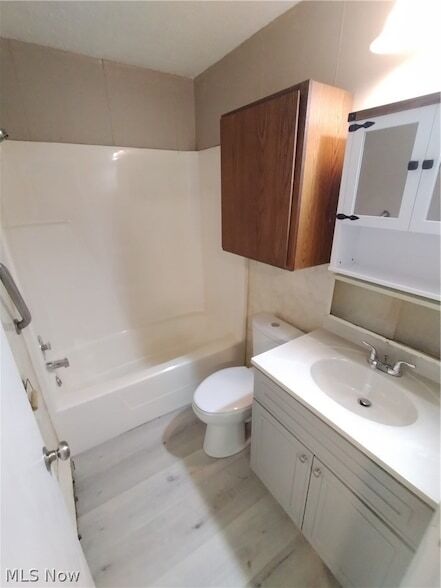 Foto del edificio - 31 1/2 Elm Street Unit C2