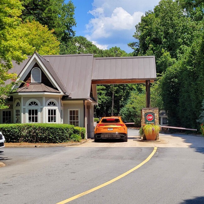 Foto del edificio - 1111 Surrey Ln