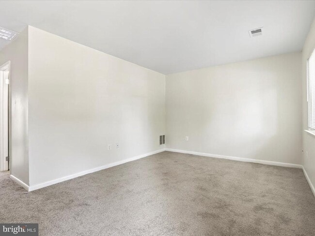 Building Photo - 8633 Madera Ct