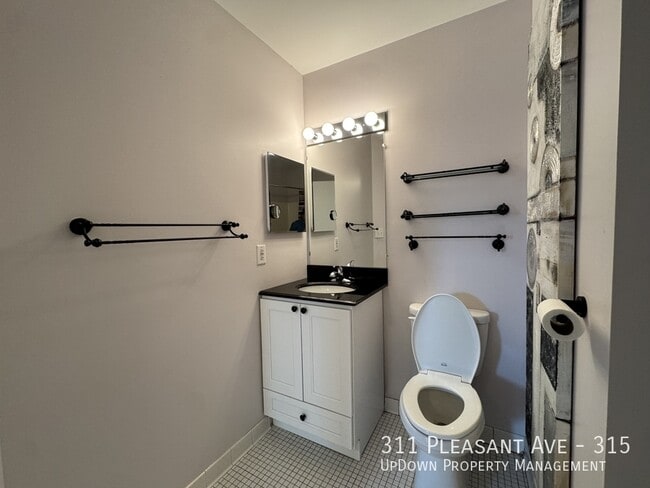 Foto del edificio - 311 Pleasant Ave