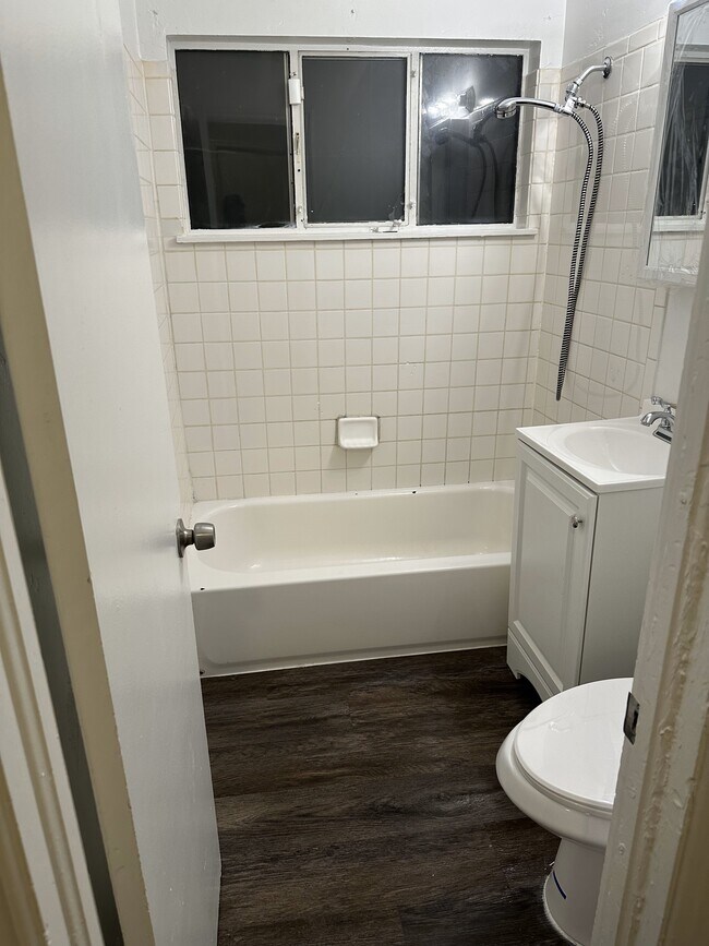 Building Photo - 2025 Emporia St