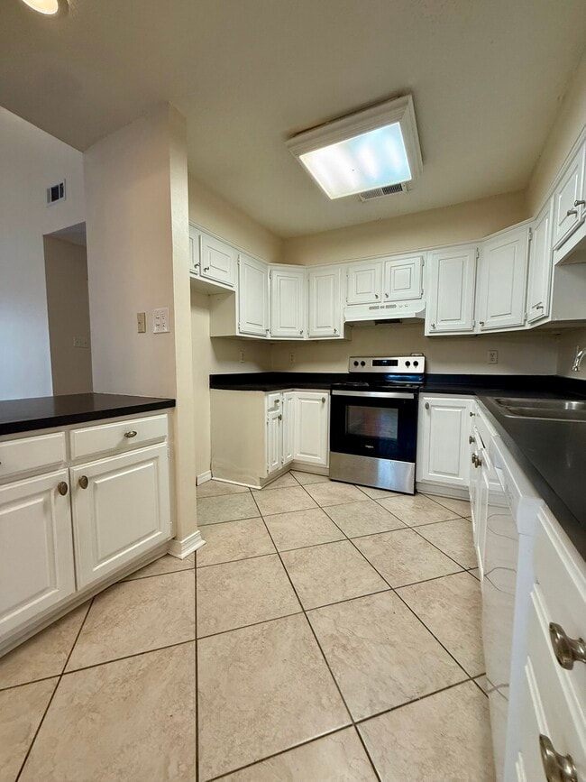 Foto del edificio - 129 Mead Ct