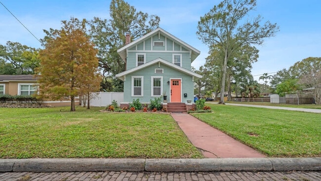 Building Photo - 720 1/2 West Woodlawn Avenue-ID1271939P