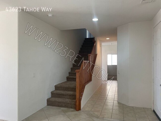 Foto del edificio - 4BD/ 3BATH 2 STORY HOME WEST LANCASTER