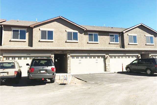 Foto principal - District 20 Townhome!!