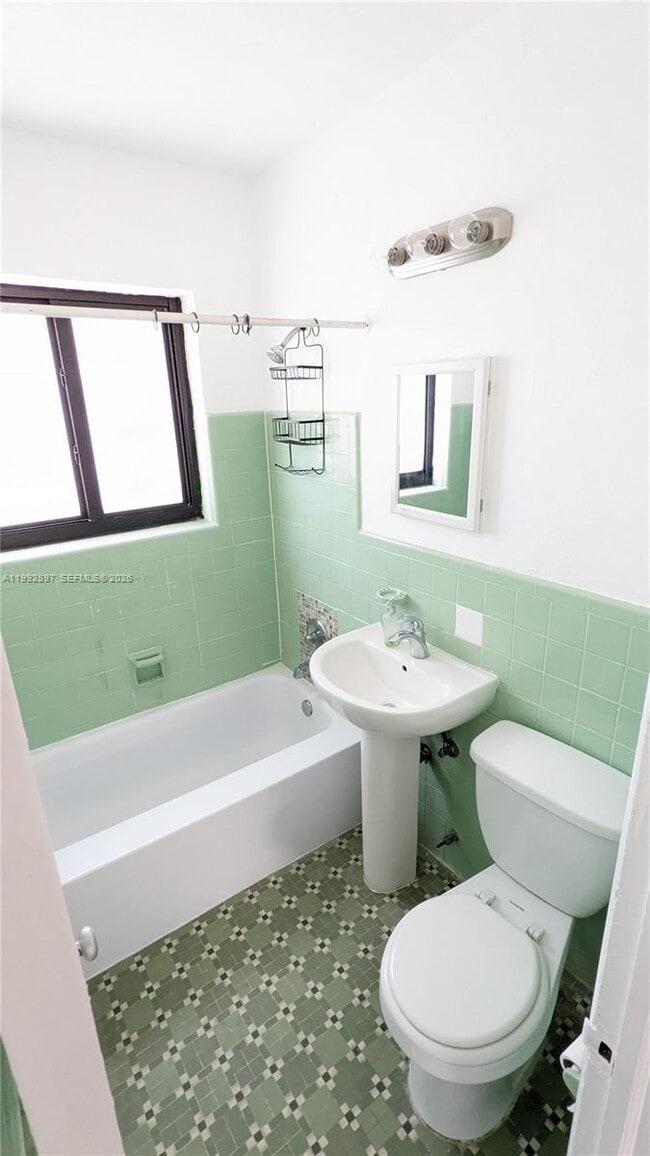Foto del edificio - 811 81st St