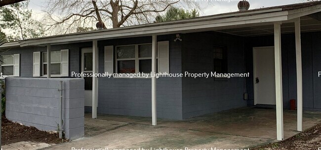 Building Photo - 5815 Hillman Dr