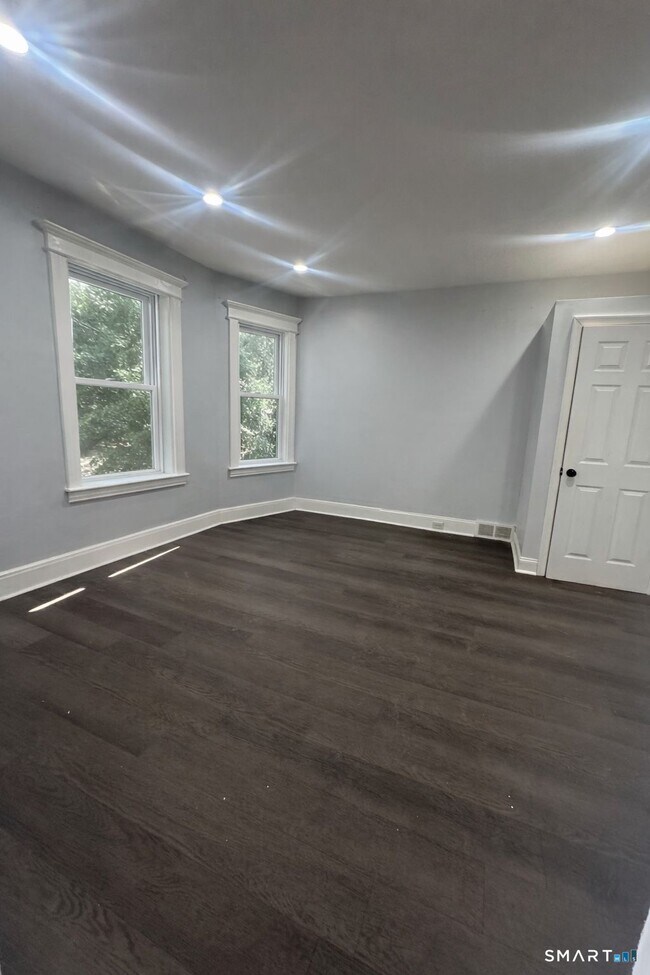 Building Photo - 219 Orchard St