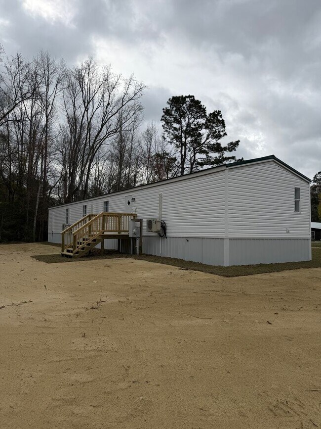 Foto del edificio - 3BR/2BA Fully Remodeled Home – Galivants Ferry