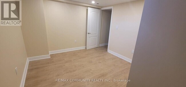 Building Photo - 13 Warton Ct