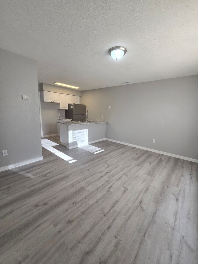 Foto del edificio - 1 Bedroom 1 Bathroom Apartment!