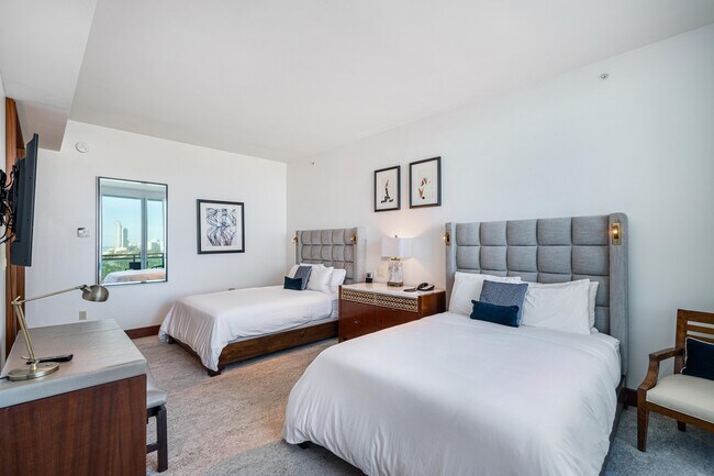 Building Photo - 10295 Collins Ave