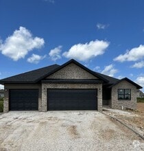 Building Photo - 883 S Silverwood Ln