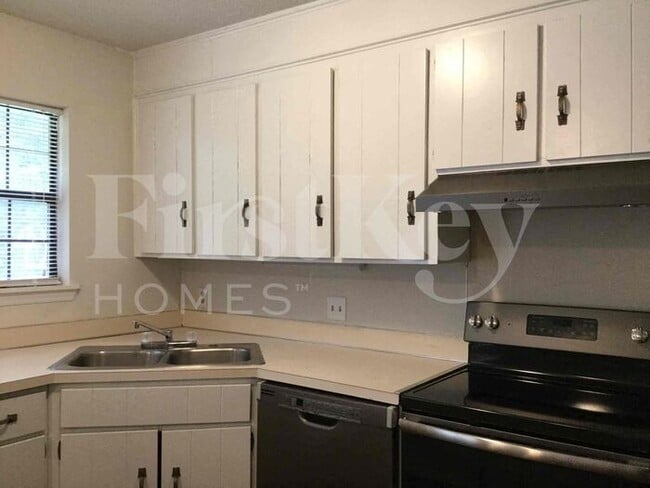 Building Photo - 6014 Crosswood Ct