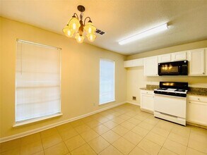 Building Photo - 21426 Park Bishop Dr
