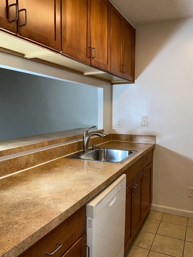 Foto del edificio - Renovated 1 BR, 1 BA, kitchen w/new appliances,