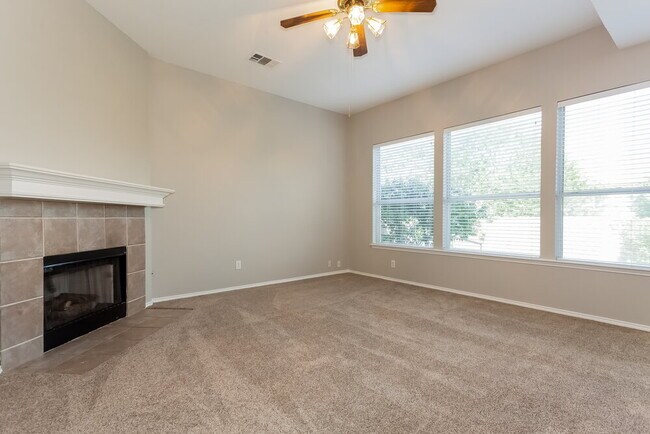 Foto del edificio - 2117 Rustic Ridge Dr