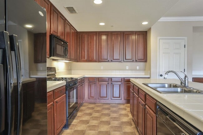 Building Photo - 6511 Hearthstone Cir
