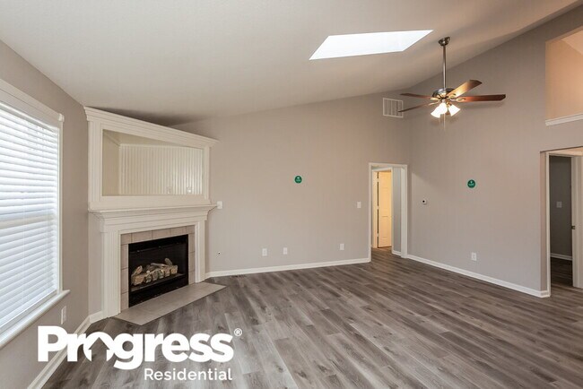 Building Photo - 1512 N Hampton Ct