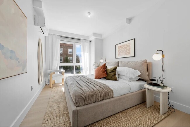 Foto del edificio - 77-63 Vleigh Pl
