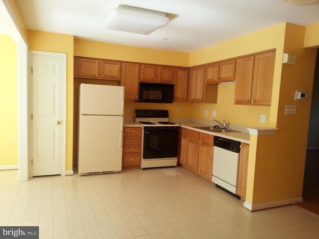 Building Photo - 13763 Palmetto Cir