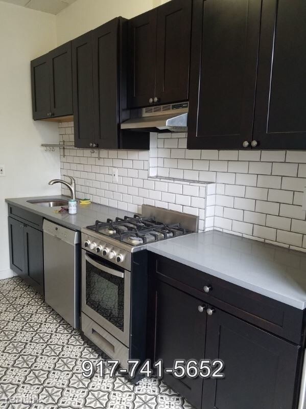 Building Photo - 1 br, 1 bath Apartment - 549 Throop Ave
