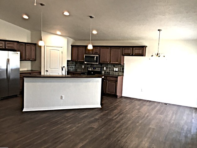 Building Photo - 9478 W Stonewood Dr