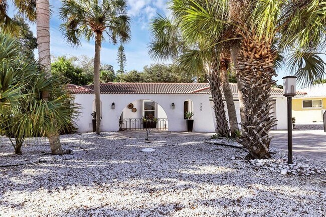 Foto del edificio - 726 Birdsong Ln