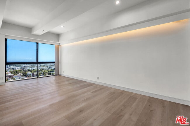 Foto del edificio - 10790 Wilshire Blvd