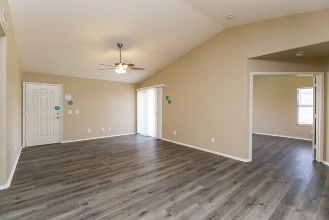 Building Photo - 12561 Desert Flower Rd