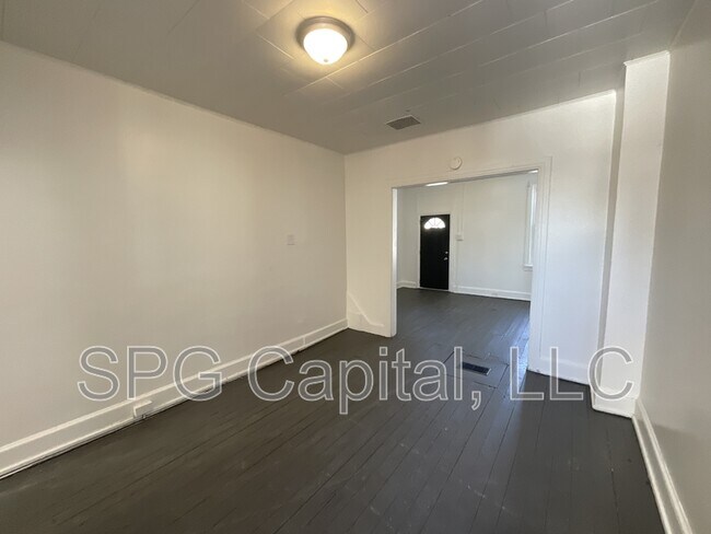 Foto del edificio - 360 S Pershing Ave