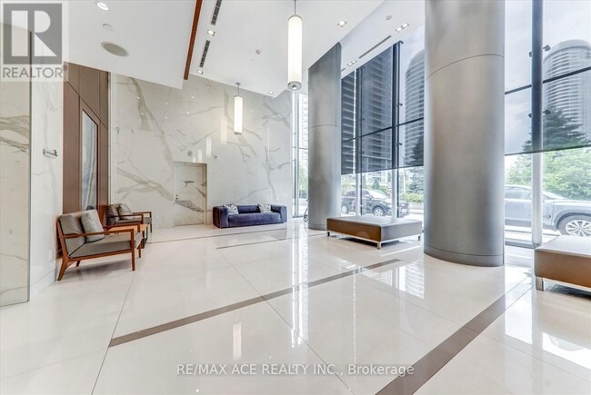 Photo du bâtiment - 275 Village Green Square