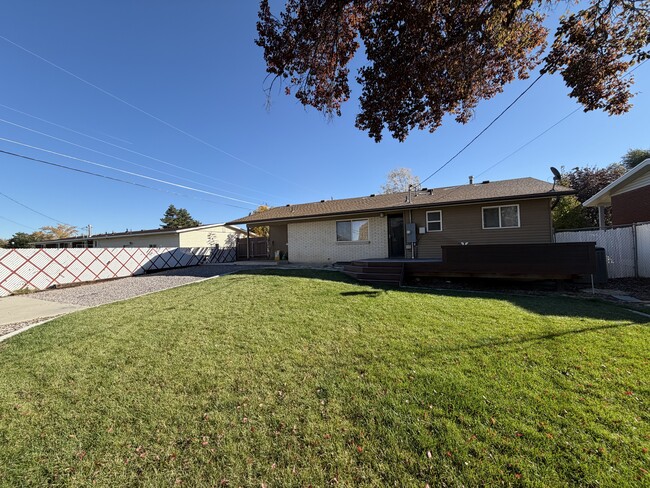 Building Photo - 8060 830 E