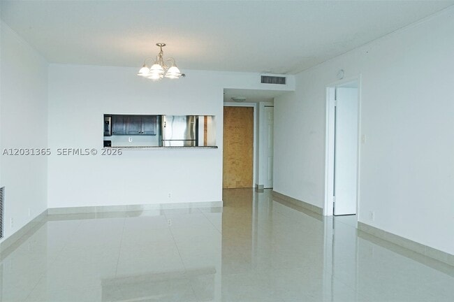 Building Photo - 7601 E Treasure Dr