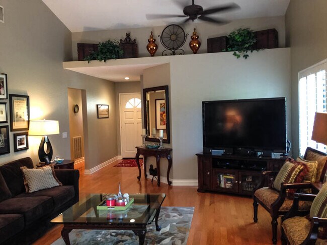 Foto del edificio - Charming Single-Story 2-Bedroom Home with ...