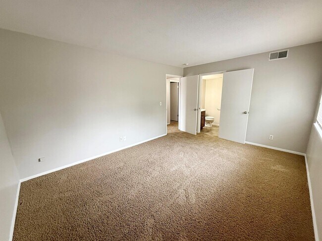 dormitorio principal - Forrest Hill Apartments