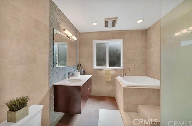Foto del edificio - 1174 E Ocean Blvd