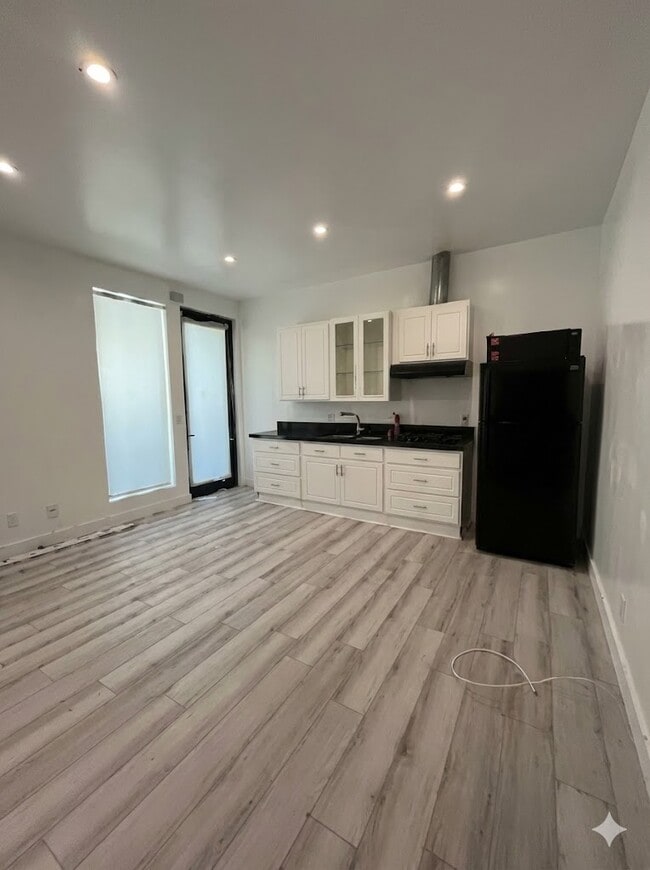 Building Photo - 5749 Larryan Dr