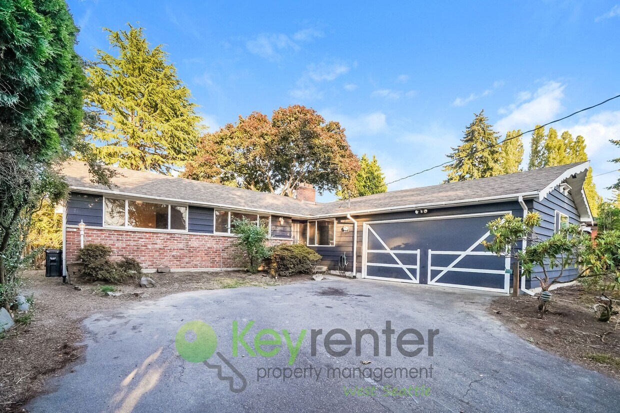 Foto principal - Live Comfortably in This 3-Bedroom with St...