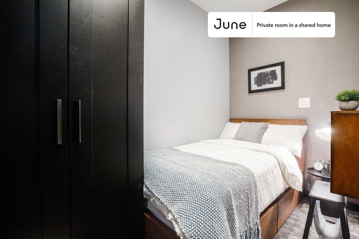 Private bedroom in 4 bed/2 bath Home - Private bedroom in 4 bed/2 bath Home