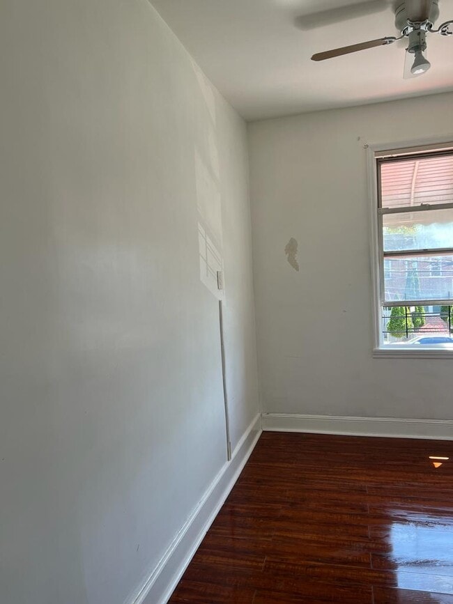 Bedroom 3 Rt - 2879 Randall Ave