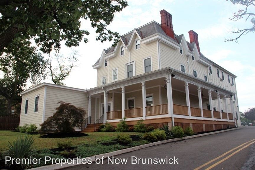 Primary Photo - 276 Hamilton St