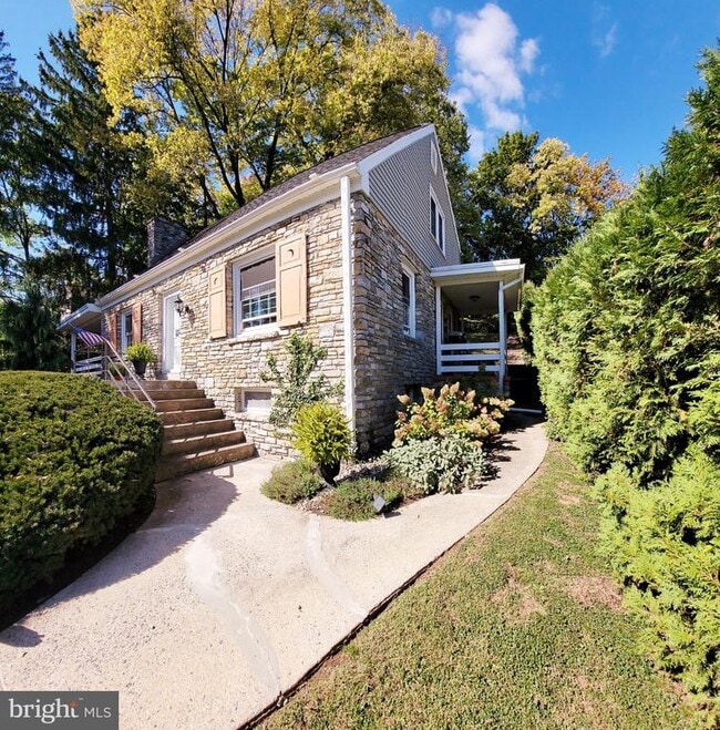 Building Photo - 1067 Terrace Ave