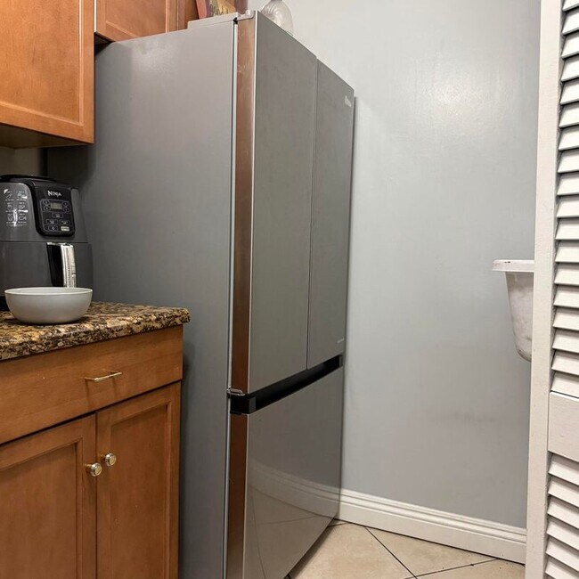 Foto del edificio - 4855 Via Palm Lakes