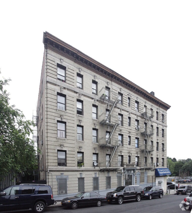 Foto del edificio - 2749 Webster Ave