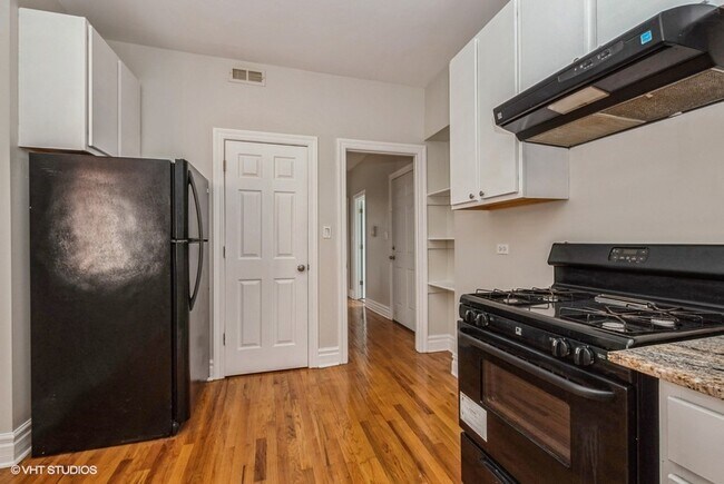 Building Photo - 6327 S Throop St