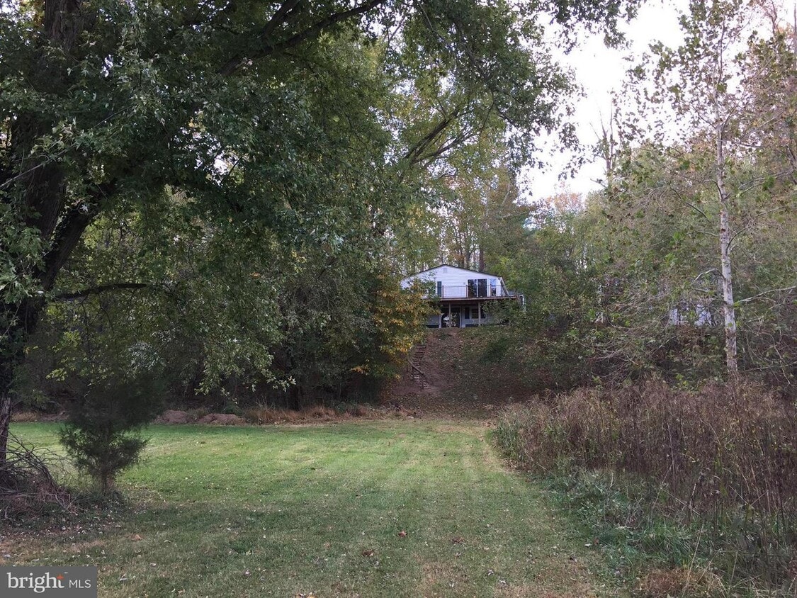 147 PACK HORSE Rd, Shepherdstown, WV 25443 House Rental in