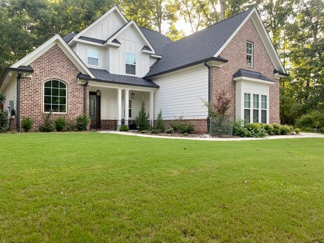 Building Photo - 272 Lake Vista Way