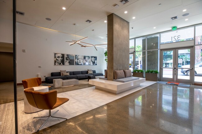 Foto del edificio - Stunning Urban Contemporary Home at The Icon